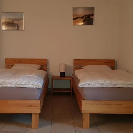 Dans A Apartment